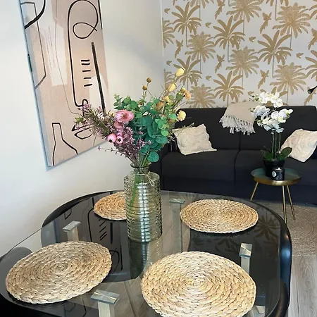 شقة Montmartre Sacre Coeur Superb Duplex باريس