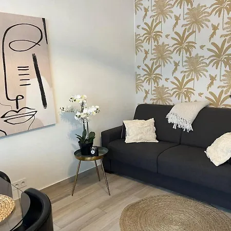 Апартаменты Montmartre Sacre Coeur Superb Duplex