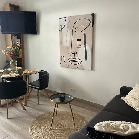 Апартаменты Montmartre Sacre Coeur Superb Duplex