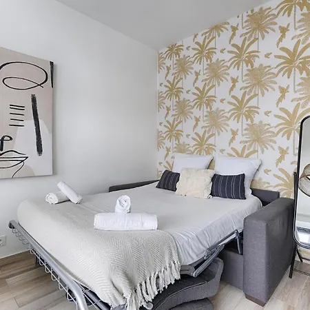 Апартаменты Montmartre Sacre Coeur Superb Duplex Париж